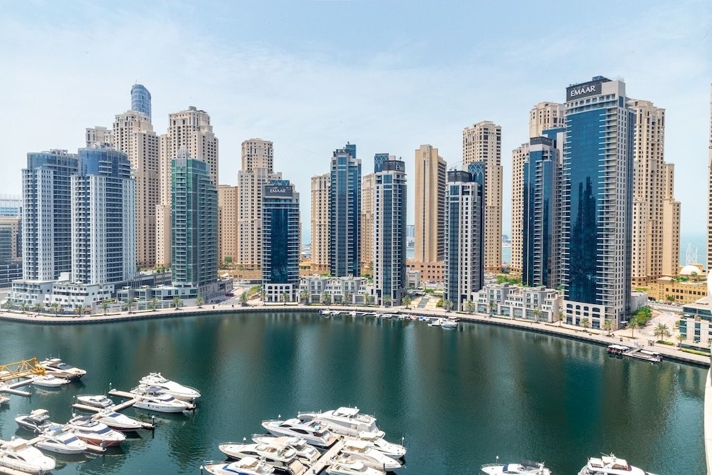 Дубай: Superior and Upgraded 1BR in Heart of Marina!