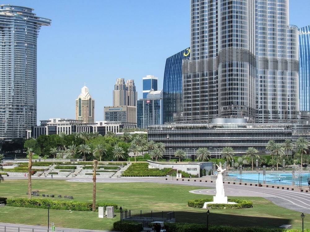 Дубай: Spectacular 2BR in Upscale Burj Khalifa District