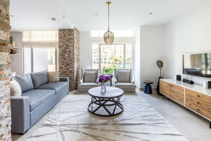 Дубай: Spectacular 2BR in Upscale Burj Khalifa District