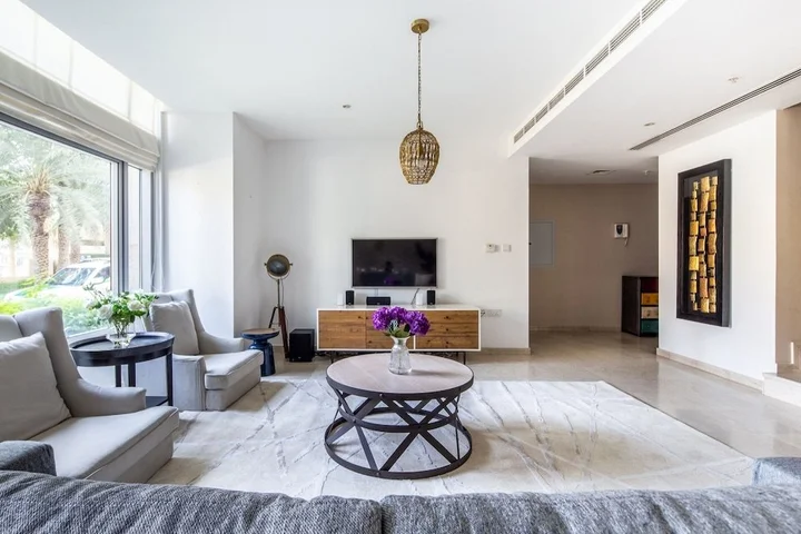 Дубай: Spectacular 2BR in Upscale Burj Khalifa District