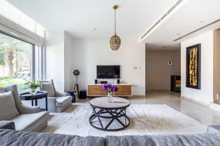 Дубай: Spectacular 2BR in Upscale Burj Khalifa District