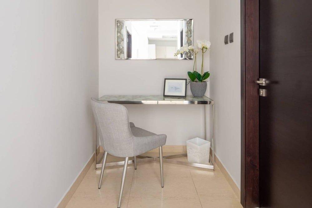 Дубай: Spacious & Adorable 1BR in Downtown Dubai