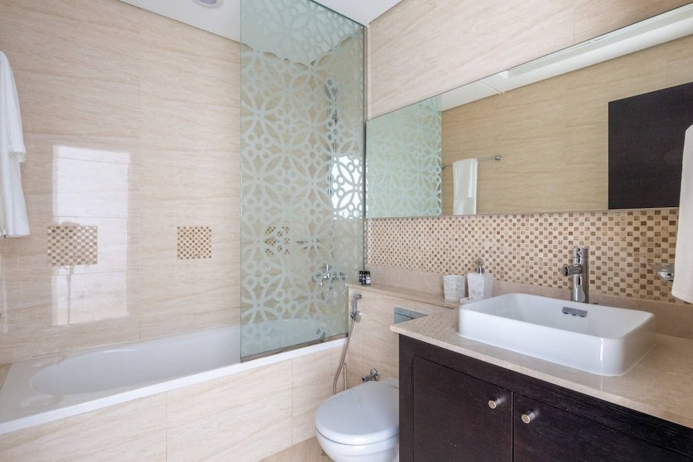 Дубай: Spacious & Adorable 1BR in Downtown Dubai