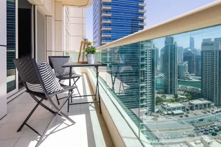 Дубай: Breathtaking Beach Views in This 2BR in Marina!