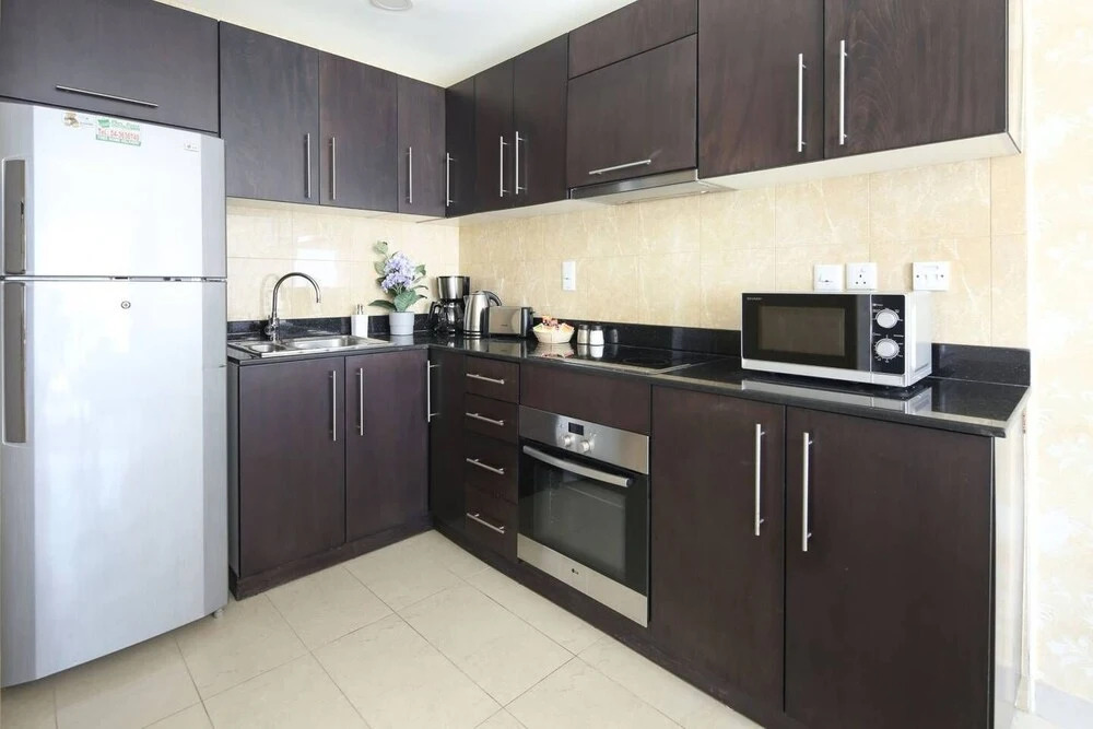 Дубай: Breathtaking Beach Views in This 2BR in Marina!