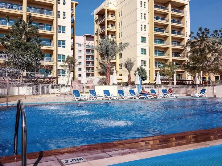 Дубай: Spacious 1BR in Beautiful Greens! Sleeps 6