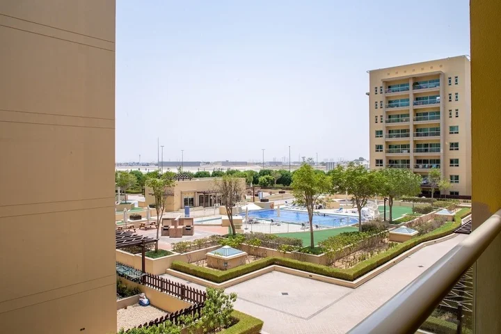 Дубай: Spacious 1BR in Beautiful Greens! Sleeps 6