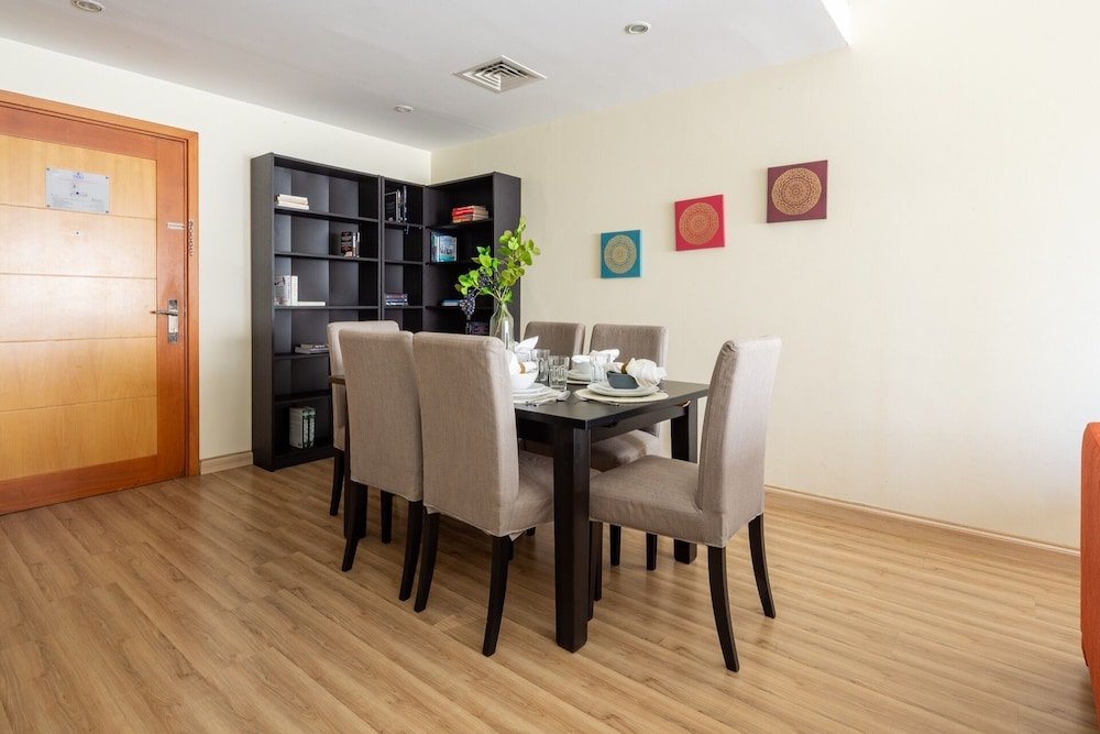 Дубай: Spacious 1BR in Beautiful Greens! Sleeps 6