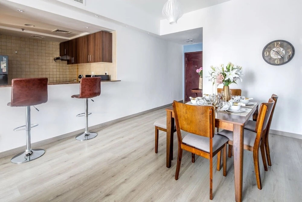 Дубай: Luxurious 2BR w/ Stunning Marina Views - Minutes From Dubai Metro & Tram!