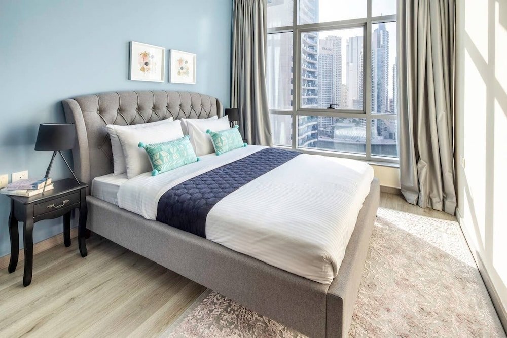 Дубай: Luxurious 2BR w/ Stunning Marina Views - Minutes From Dubai Metro & Tram!