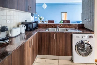Дубай: Luxurious 2BR w/ Stunning Marina Views - Minutes From Dubai Metro & Tram!