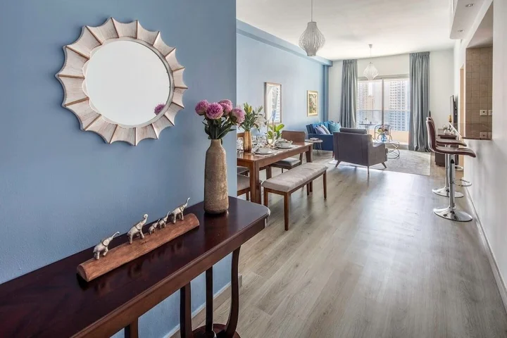 Дубай: Luxurious 2BR w/ Stunning Marina Views - Minutes From Dubai Metro & Tram!