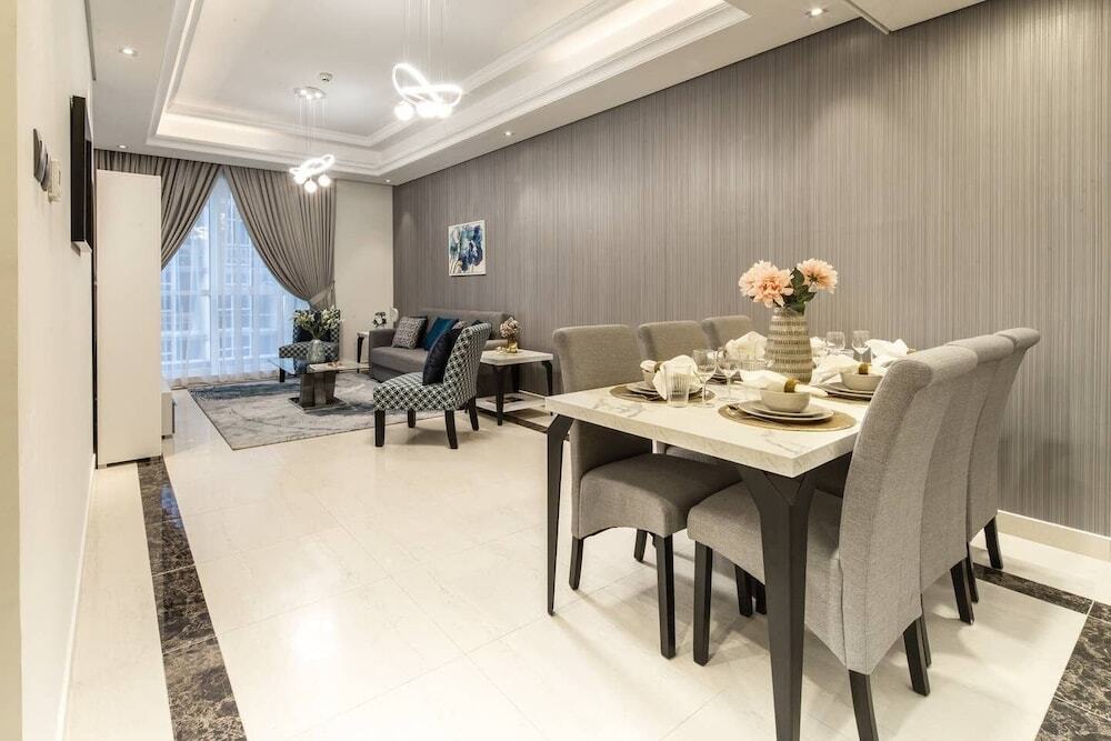 Дубай: Uniquely Elegant 2BR In Prestigious Downtown Dubai!