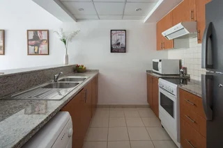 Дубай: Spacious 1BR in The Greens!