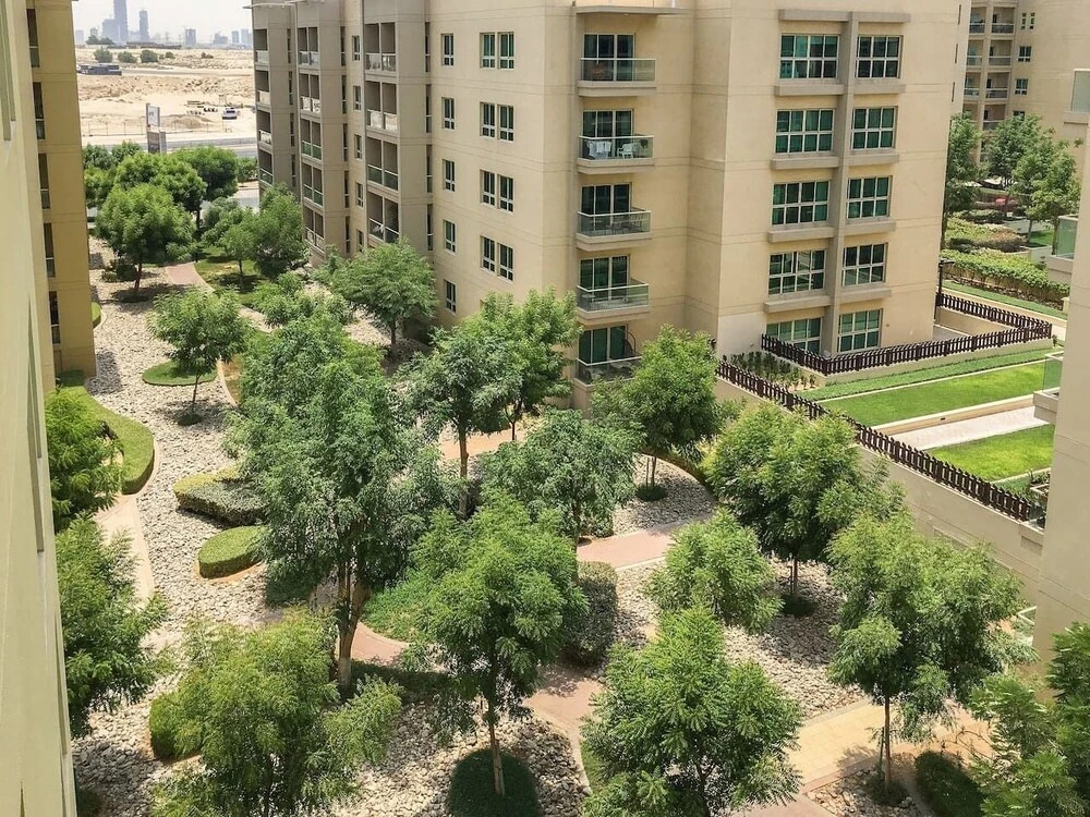 Дубай: Spacious 1BR in The Greens!
