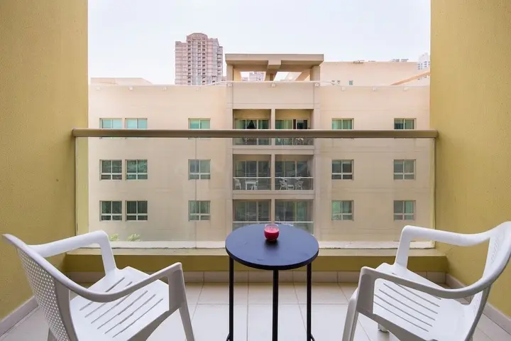 Дубай: Spacious 1BR in The Greens!