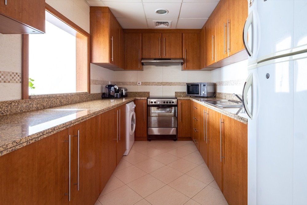 Дубай: Visually Unique 1BR Apartment in JLT - Sleeps 4!