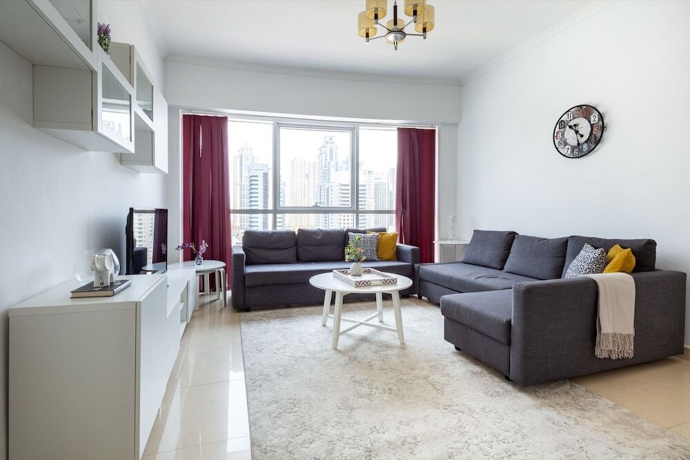 Дубай: Visually Unique 1BR Apartment in JLT - Sleeps 4!