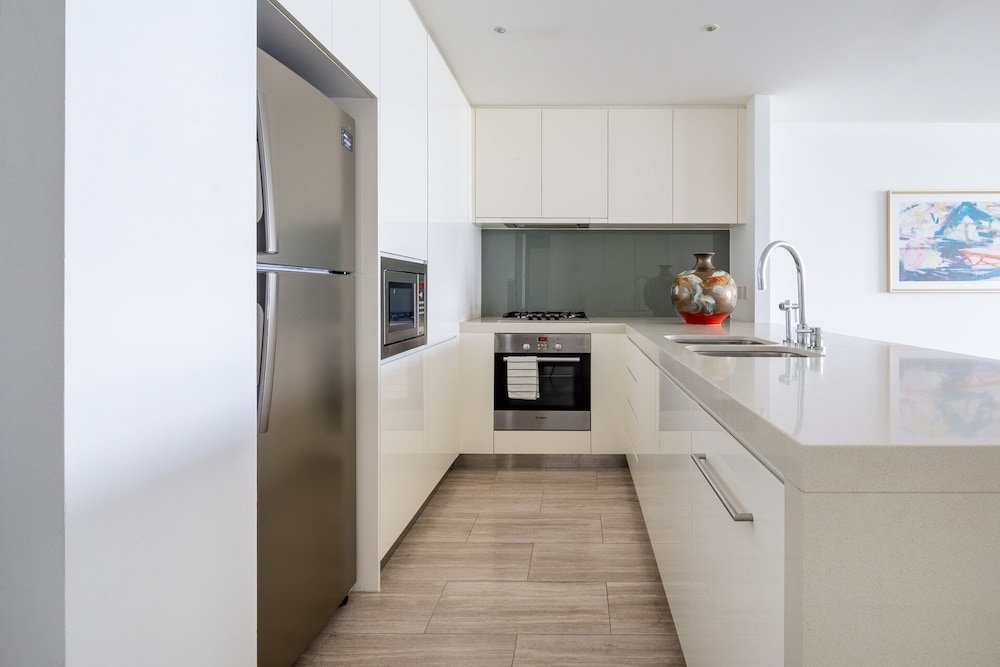 Дубай: Superb And Modern 1BR on a Premier Waterfront Location!