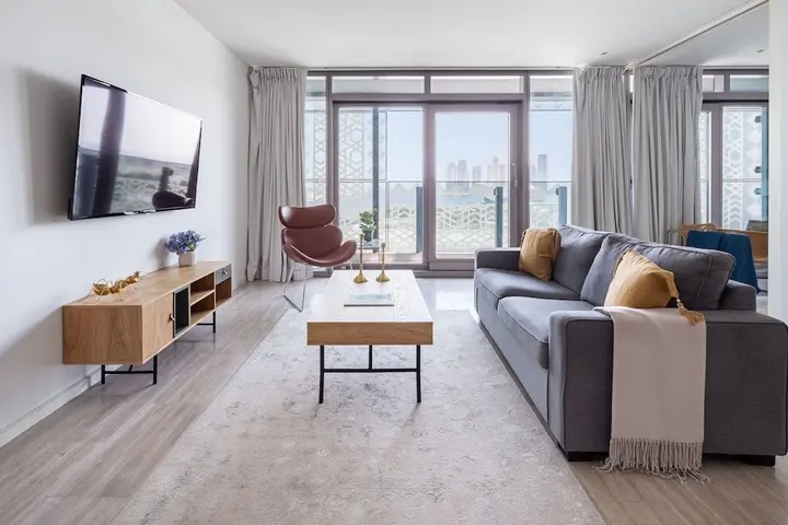 Дубай: Superb And Modern 1BR on a Premier Waterfront Location!