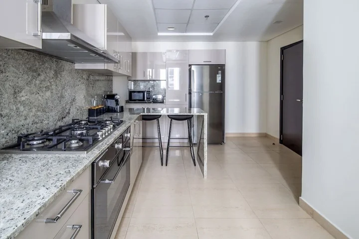 Дубай: Chic 3BR With Study in The Heart of Downtown Dubai!