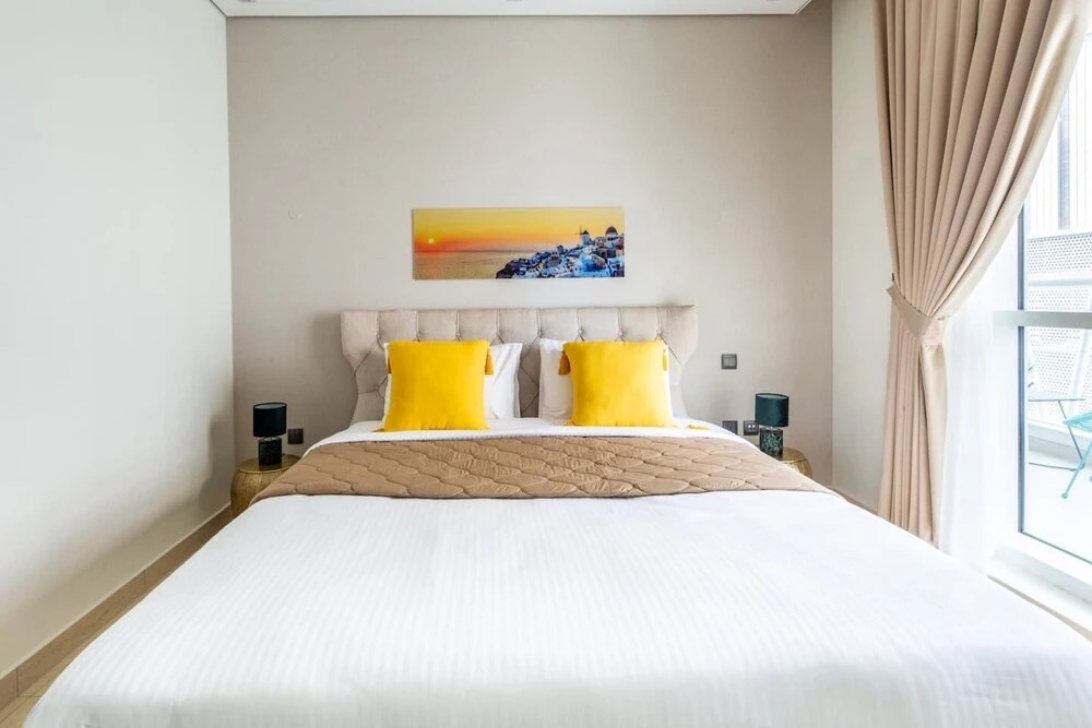 Дубай: Chic 3BR With Study in The Heart of Downtown Dubai!