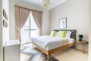 Дубай: Chic 3BR With Study in The Heart of Downtown Dubai!