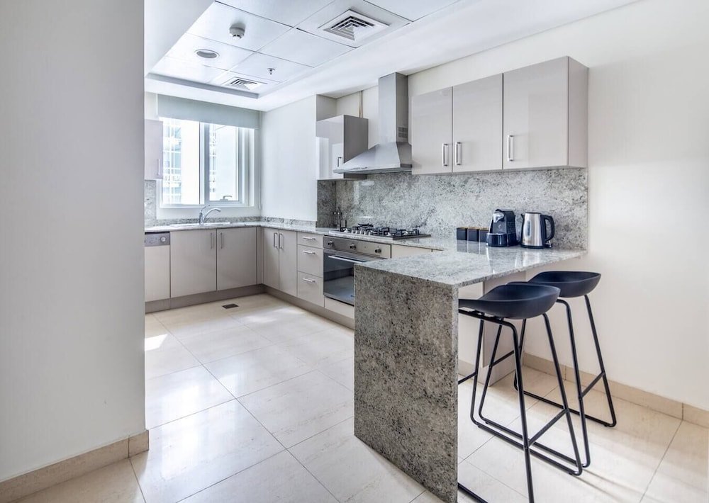 Дубай: Chic 3BR With Study in The Heart of Downtown Dubai!