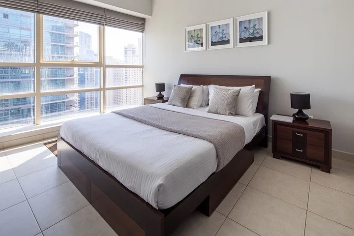 Дубай: Stylish + Bright 1BR With Dubai Marina Views!