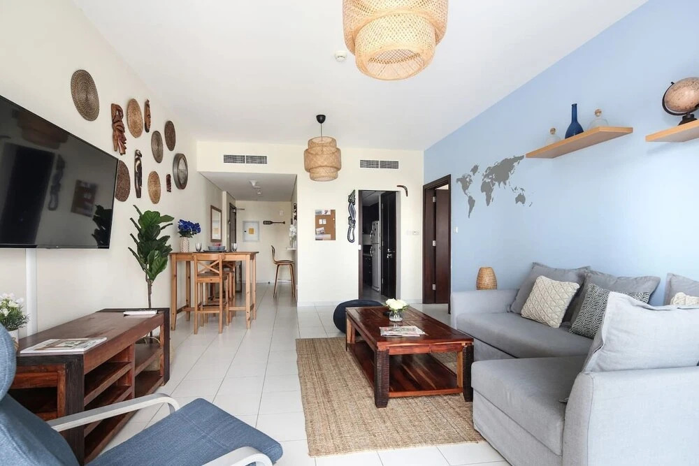 Дубай: Trendy & Modern 1BR in Marina - Sleeps 4!