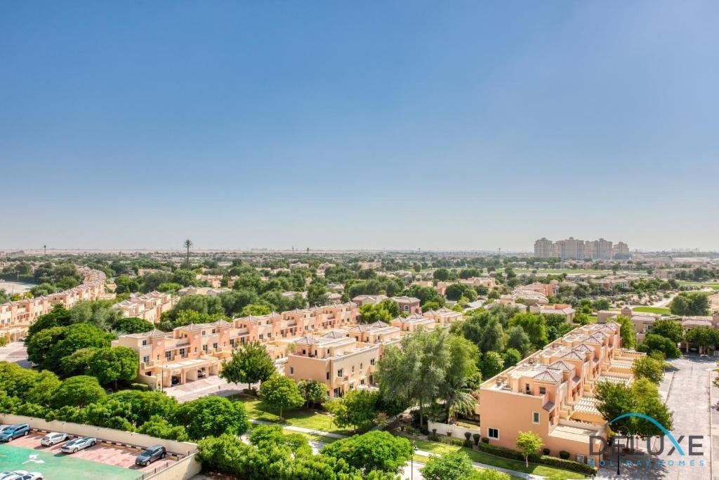 Дубай: Lovely 1BR in Sports City With Golf Course Views!