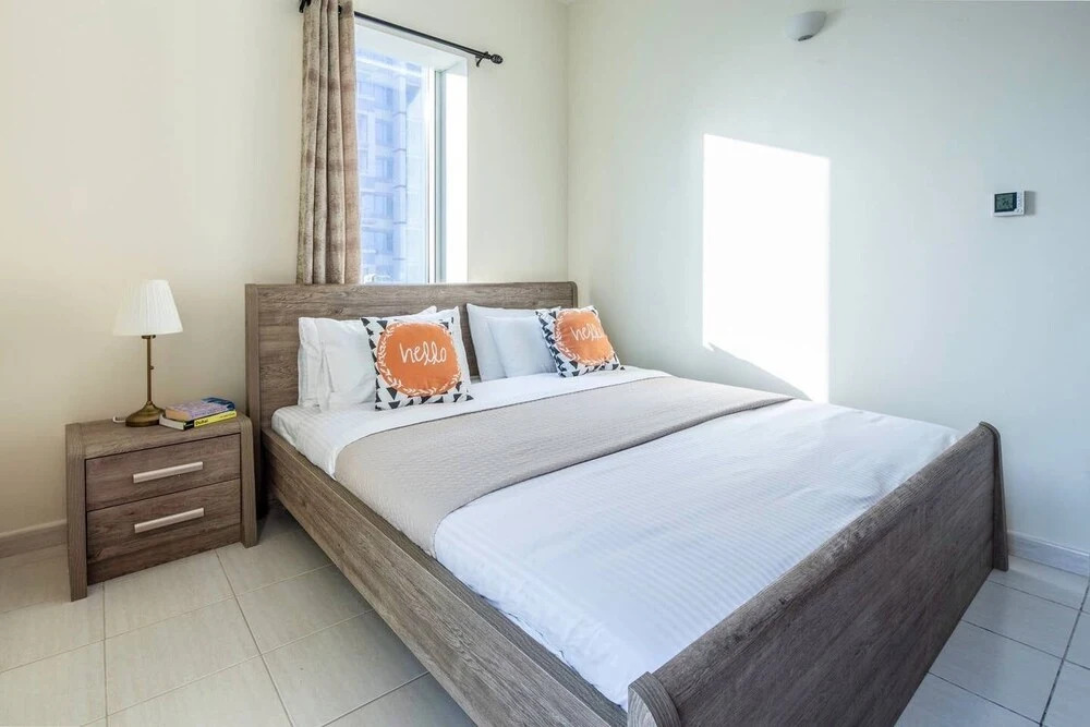 Дубай: Lovely 1BR in Sports City With Golf Course Views!
