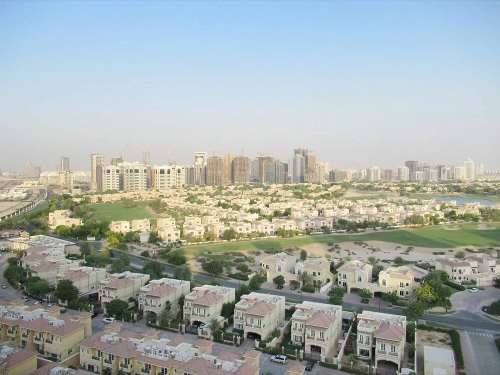 Дубай: Lovely 1BR in Sports City With Golf Course Views!
