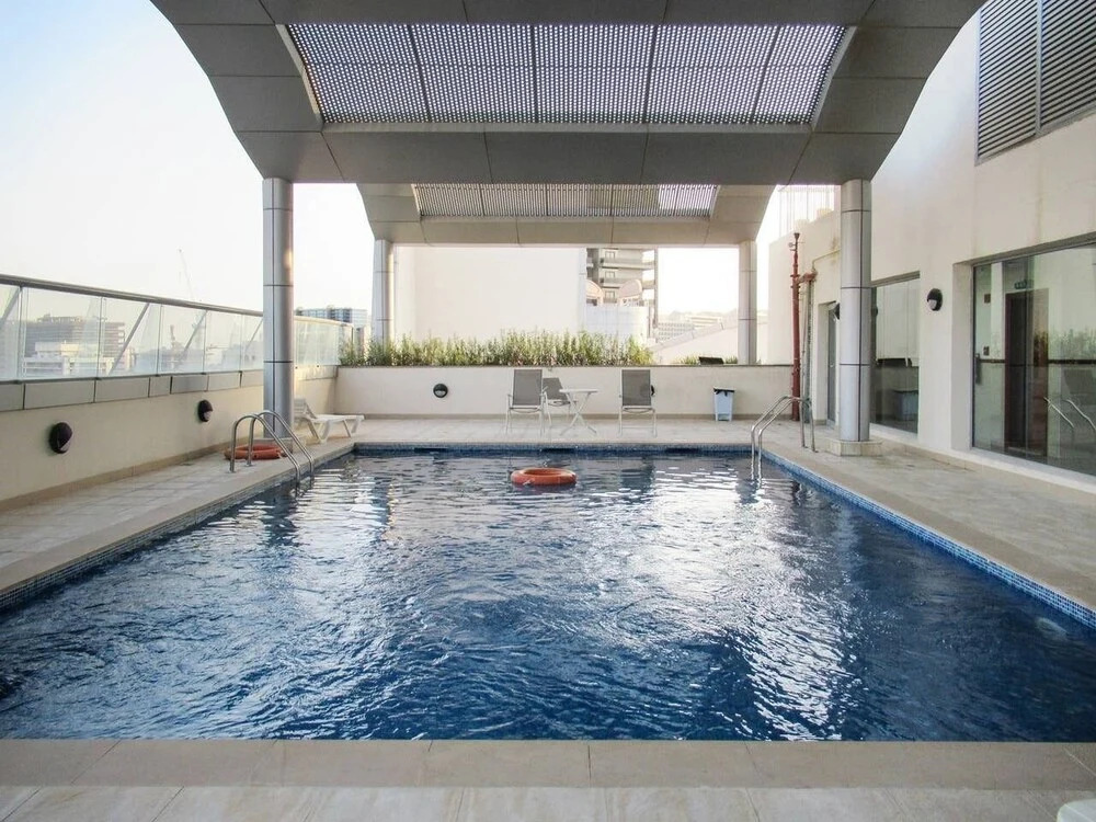 Дубай: Lovely 1BR in Sports City With Golf Course Views!