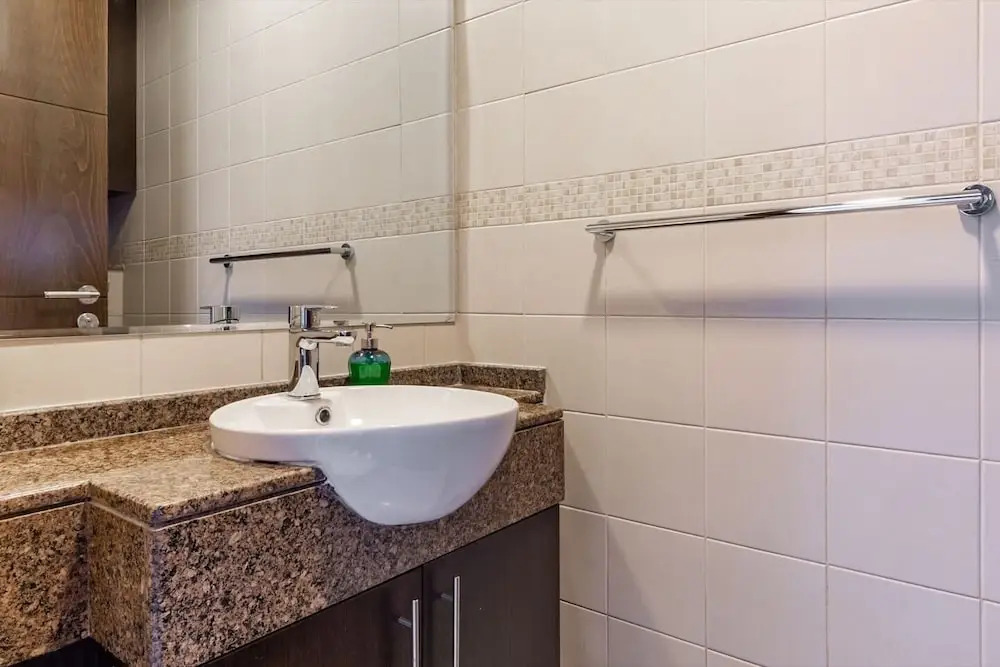Дубай: Flashy & Vibrant 1BR Apartment in Dubai Marina!
