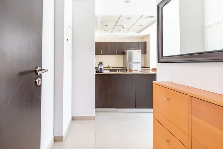 Дубай: Flashy & Vibrant 1BR Apartment in Dubai Marina!