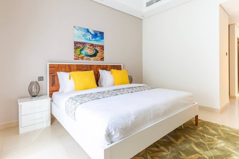 Дубай: Bright & Spacious 3BR With Study in Downtown - Sleeps 7!