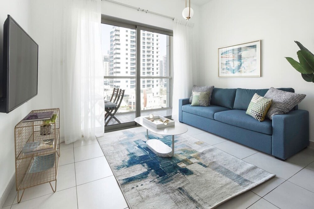 Дубай: Elegantly Modern 1BR With Lovely Marina Views!