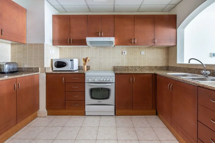 Дубай: Remarkable & Upscale Living in This 1BR Apartment at JLT