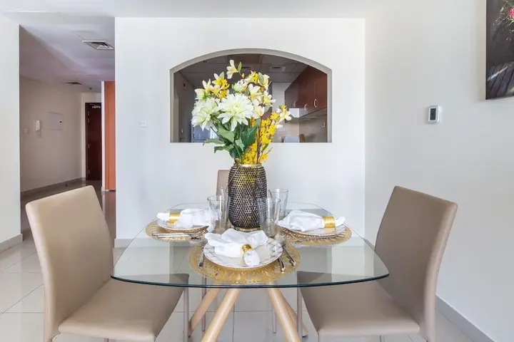 Дубай: Remarkable & Upscale Living in This 1BR Apartment at JLT