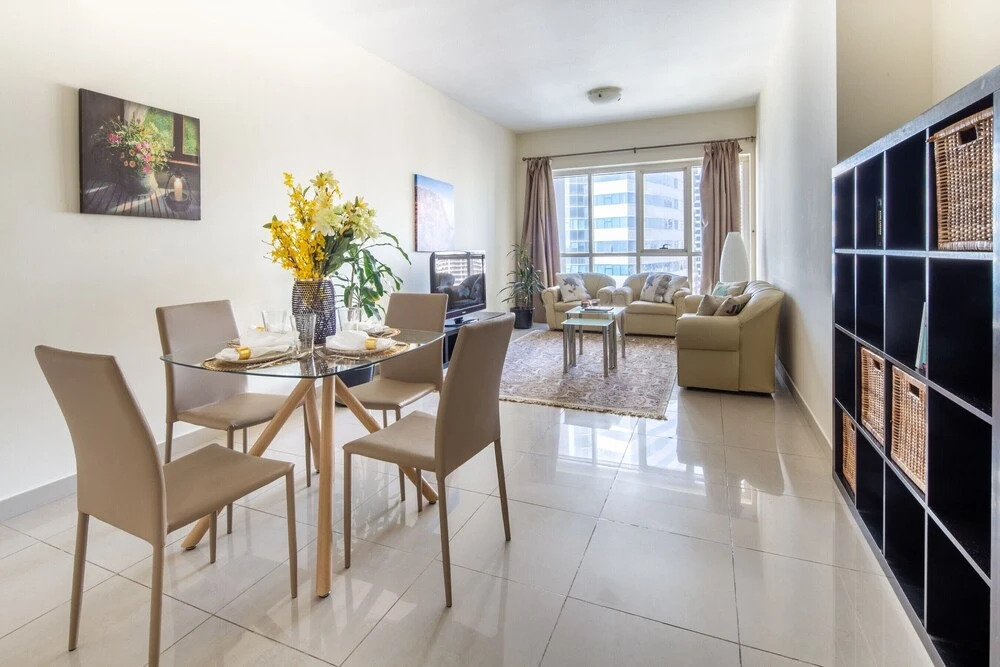 Дубай: Remarkable & Upscale Living in This 1BR Apartment at JLT