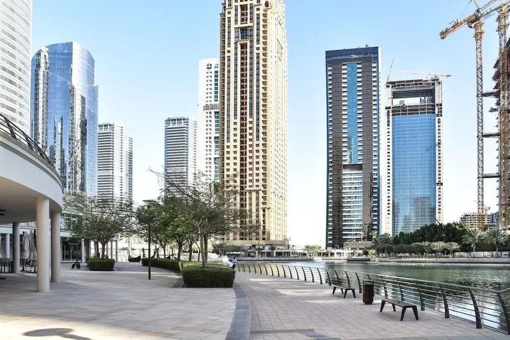 Дубай: Remarkable & Upscale Living in This 1BR Apartment at JLT