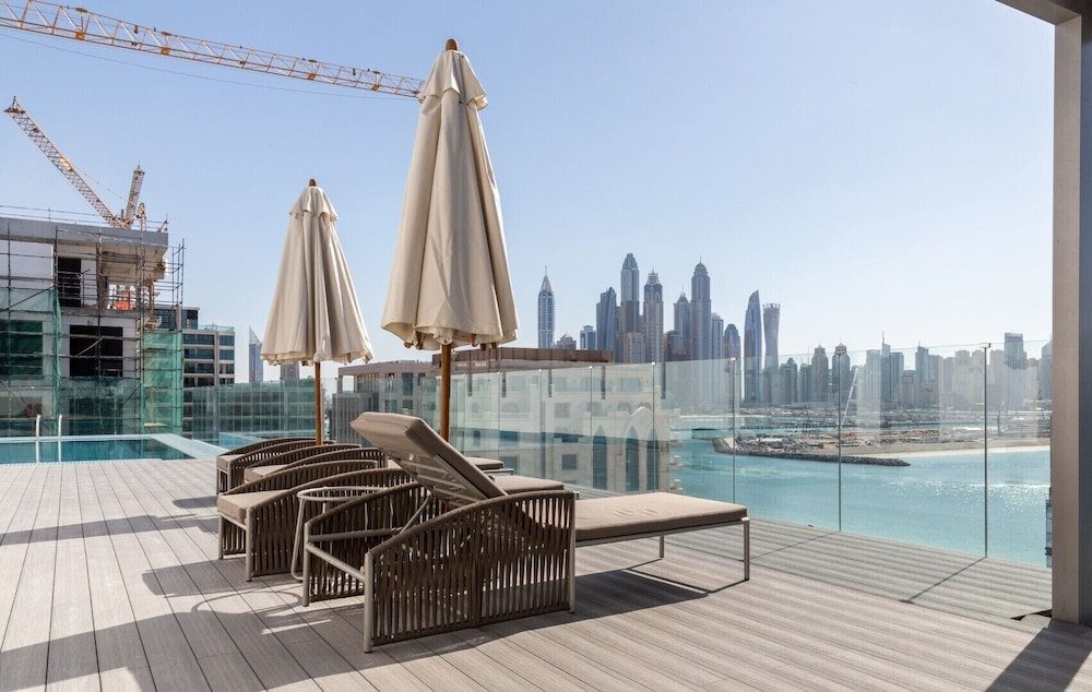 Дубай: Stylish 2BR Apartment by the Beach - The Palm Jumeirah