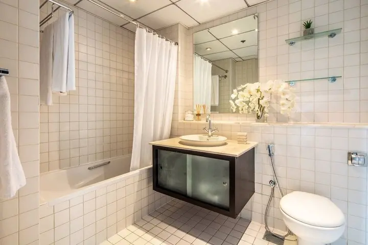 Дубай: Striking 1BR in Dubai Marina - Minutes From Beach