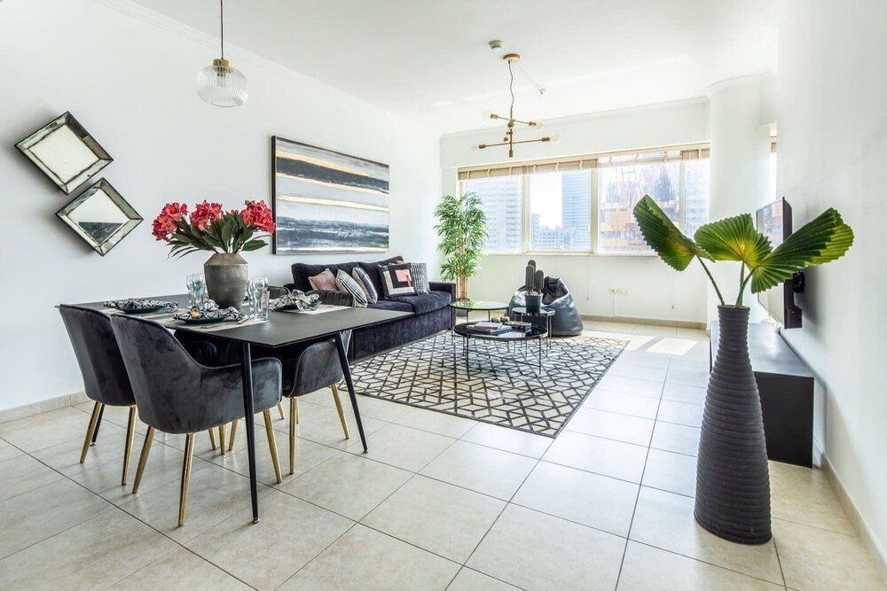 Дубай: Striking 1BR in Dubai Marina - Minutes From Beach