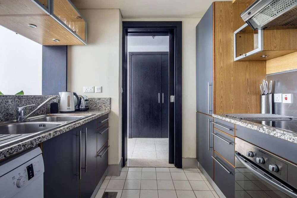 Дубай: Striking 1BR in Dubai Marina - Minutes From Beach