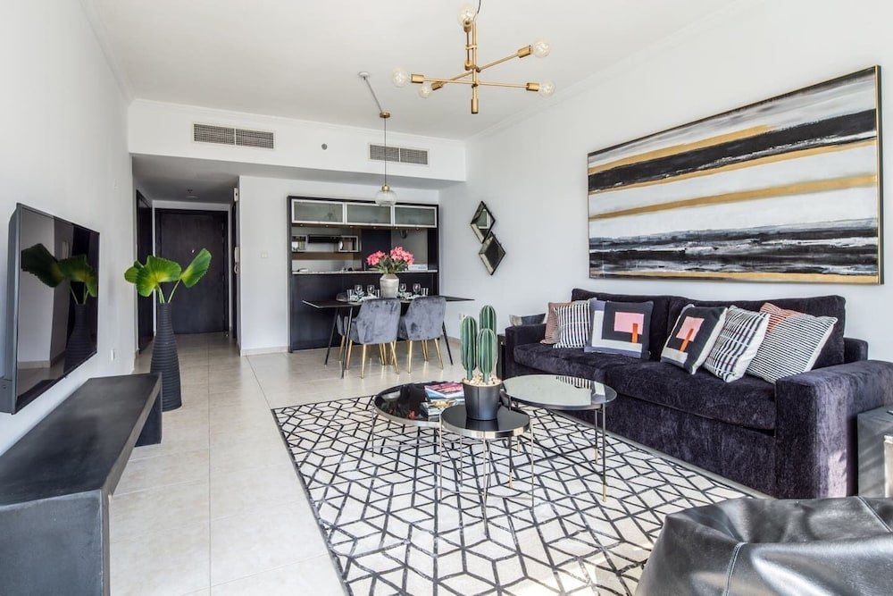 Дубай: Striking 1BR in Dubai Marina - Minutes From Beach