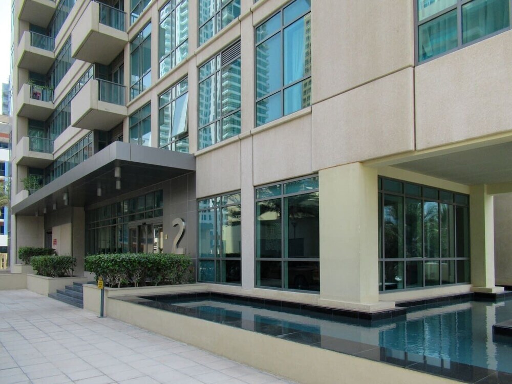 Дубай: Striking 1BR in Dubai Marina - Minutes From Beach