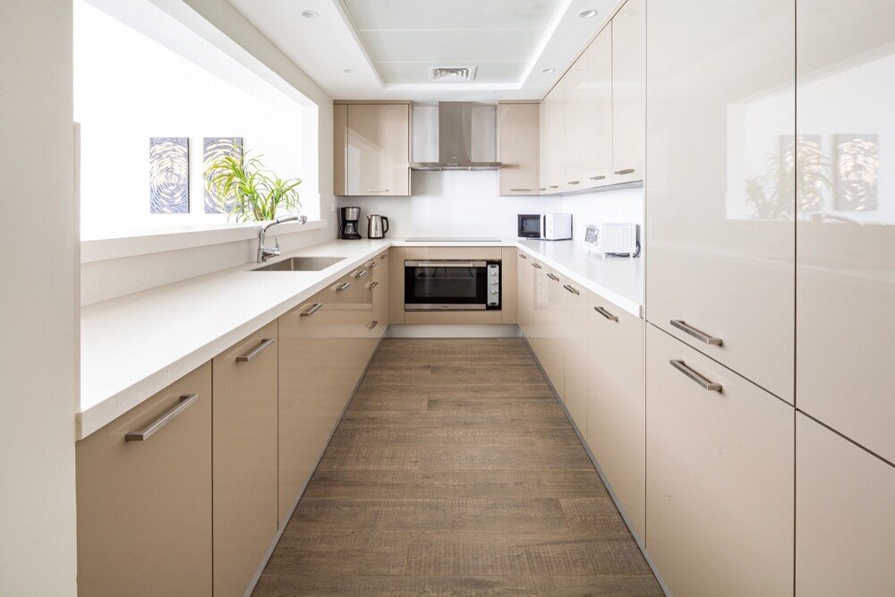 Дубай: Astounding 3BR Apartment w/ Sea & Marina Views!