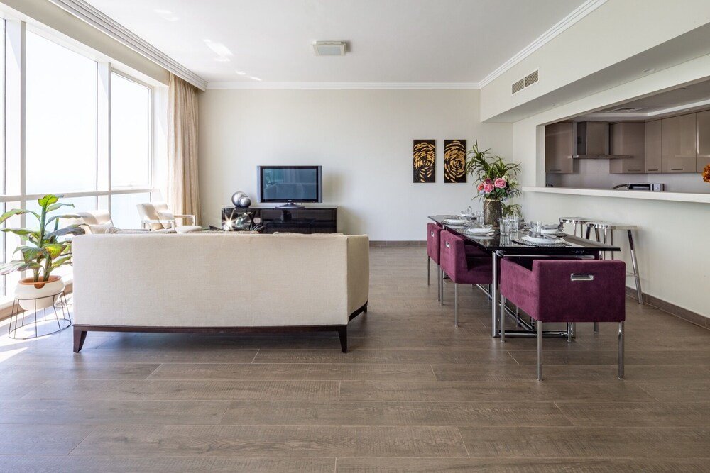 Дубай: Astounding 3BR Apartment w/ Sea & Marina Views!